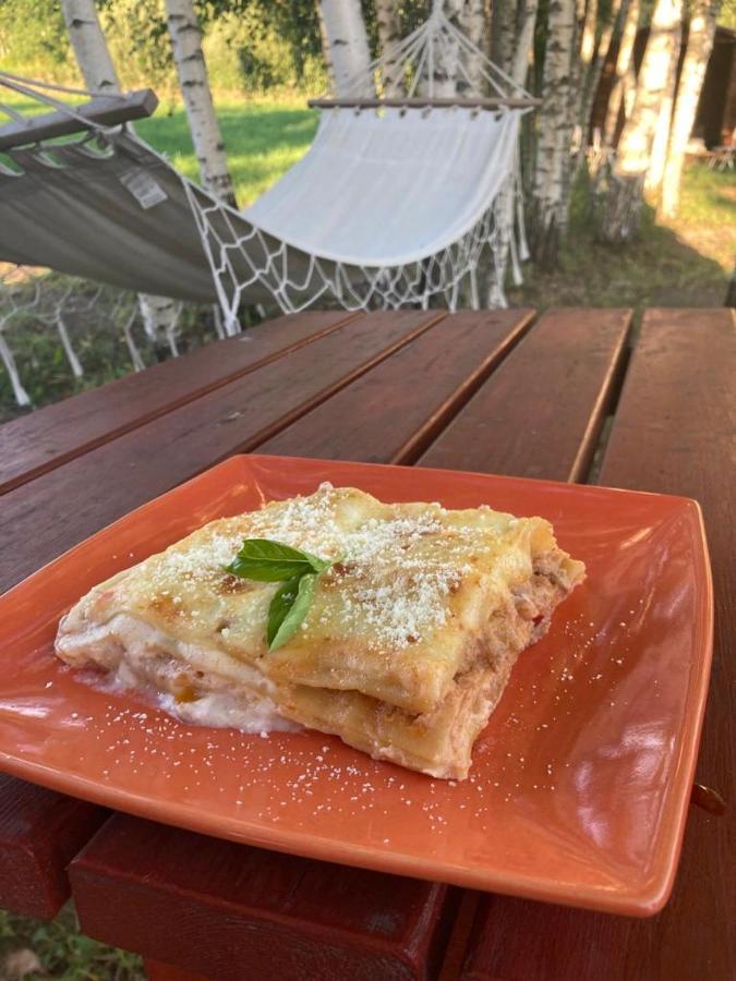 Gasthaus Starp debesīm un zemi Krāslava Exterior foto